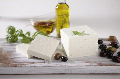 At spise ost kan hjælpe med at forhindre huller i tænderne