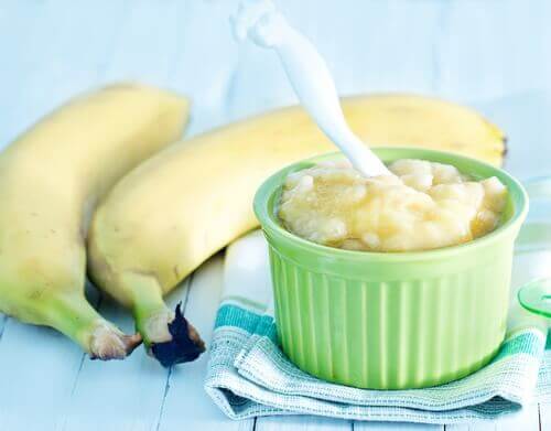 Banan og honning beskytter dine hænder mod toksiner og UV-stråler fra solen.