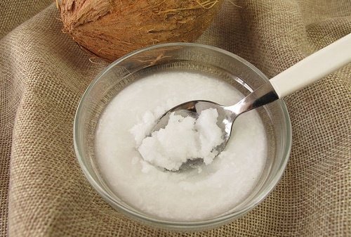 kokosolie hjælper med at forebygge og bekæmpe hudinfektioner