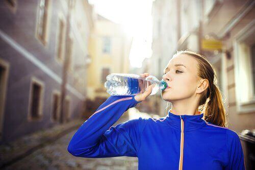 Sørg altid for at drikke masser af vand. Det er en af nøglerne til at få en perfekt figur