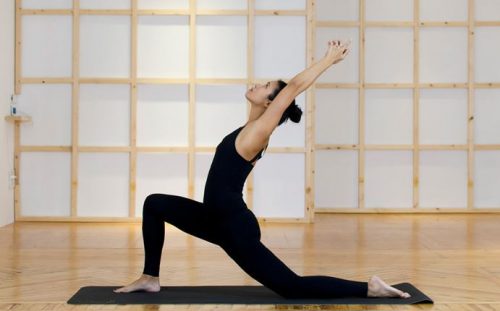 Yoga hjælper med at lindre menstruationssmerter