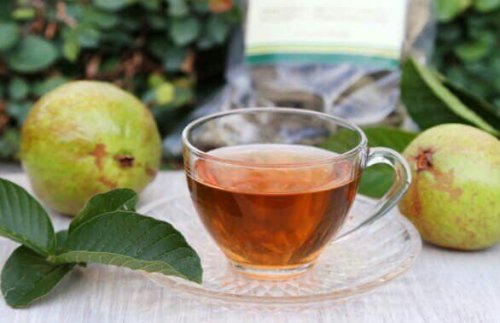 Du kan anvende midler med guavablade, såsom guava te, mod overdrevent vaginalt udflåd