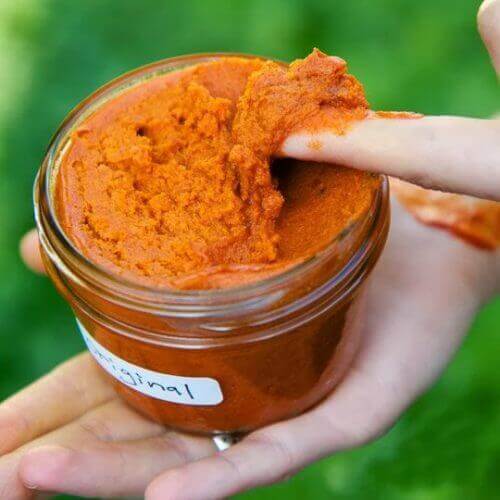 Cayennepeber bidrager til at opvarme det berørte område