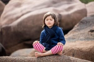 Mindfulness for børn og unge voksne: Er det effektivt?