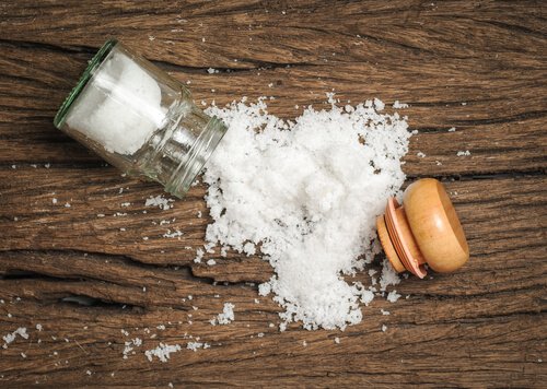 Salt har negative virkninger på kroppen, og er en fjende når man ønsker at tabe sig.