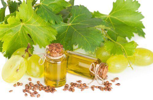Vindruekerneolie indeholder antioxidanter og mineraler