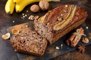 Prøv dette udsøgte bananbrød med honning og kanel
