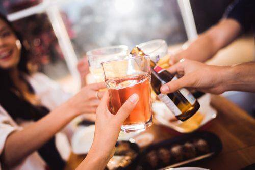 Nogle venner drikker alkohol