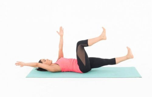 sådan laver du den døde insekt til at træne mavemuskler