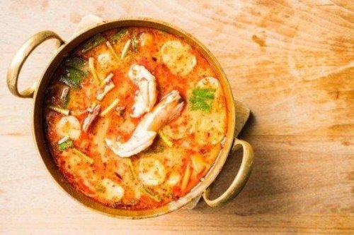 Opskrift på nem hjemmelavet suppe med skaldyr
