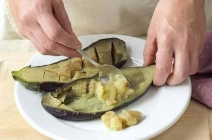 aubergine der bliver udhulet