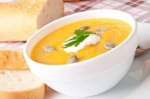 Sådan laver du en sund græskarsuppe