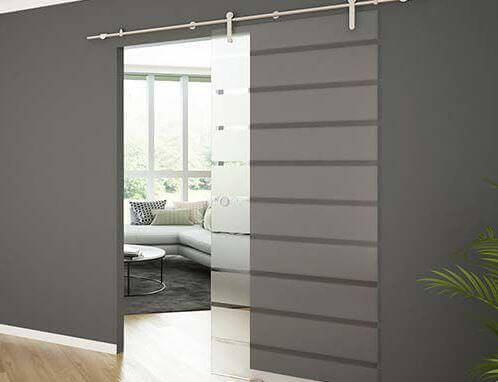 rum adskilt af skydedør er et godt råd til boligindretning