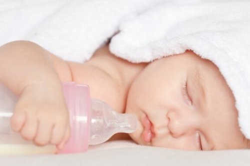 Er sut og sutteflaske skadeligt for dit barn?