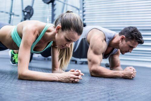 Muskelsmerte: Hvad sker der, når du træner for meget?