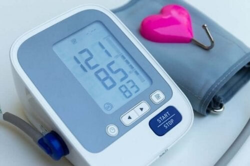 Et apparat til at måle blodtryk med