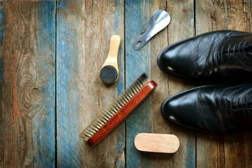 5 nyttige tips til at rengøre lædersko