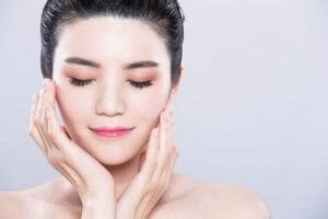 Sådan får du lange og fyldige øjenvipper