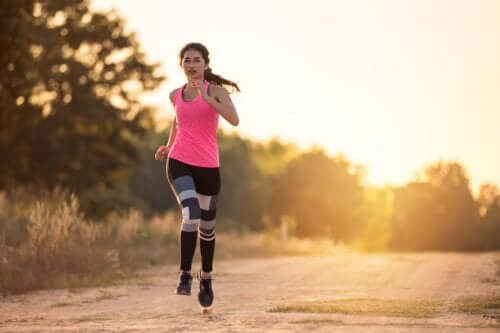 Løb er en af ​​de sjoveste og mest effektive udendørs træningsøvelser