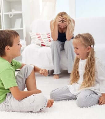 Lær at kontrollere konflikter mellem søskende
