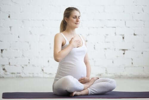 Yoga er en af ​​de bedste former for motion under graviditet
