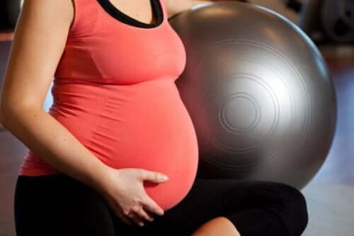 Fire slags motion under graviditet