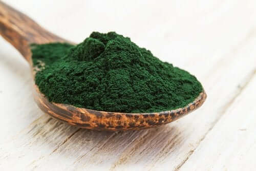 Spirulina er lavet af mikroskopiske alger og er en fantastisk kilde til proteiner