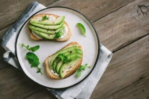 Sund vegansk ost med oregano