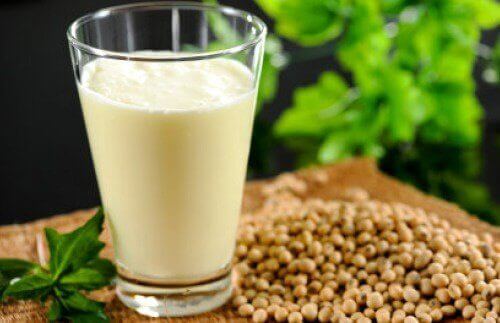 Hampemælk: Næringsstoffer, fordele og en opskrift