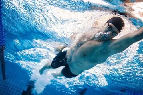 Svømning er en af de mest effektive træningsformer til følsomme led