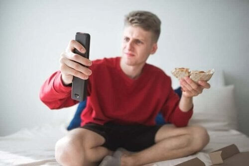 Mand lever en stillesiddende livsstil