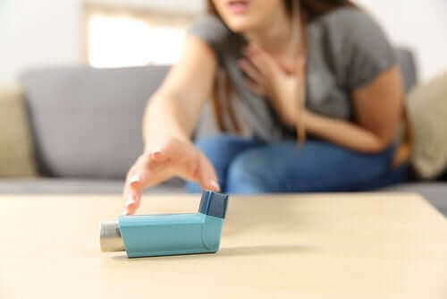 Akut astma: Symptomer og behandling