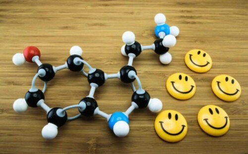 Glade smileyer ved siden af molekyle