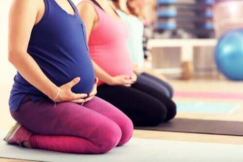 Pilates under graviditet: Er det en god ide?