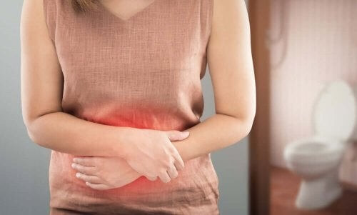 Slankepiller kan give mange ubehagelige bivirkninger, såsom denne kvinde med ondt i maven