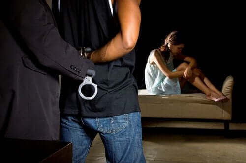 Sådan kan du anmelde en voldelig elsker