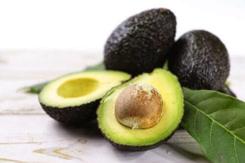 Tre opskrifter med avocado til pleje af dit helbred