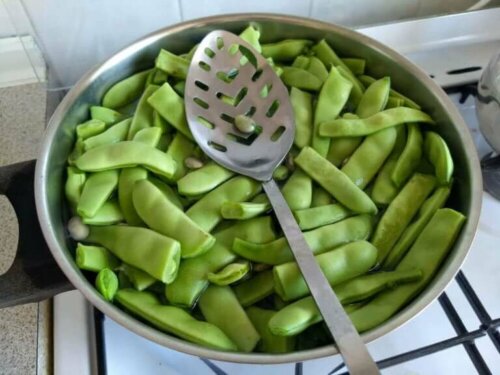 Grønne bønner i gryde