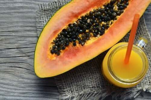 Lær at lave tre lækre smoothies med papaya