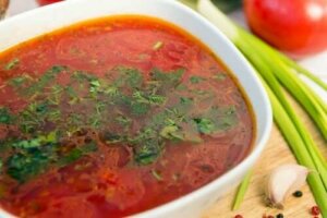 Tre nemme opskrifter på hvidløgssuppe