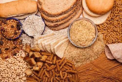 Fuldkornspasta er meget mere nærende end den raffinerede udgave på grund af det højere indhold af komplekse kulhydrater og fibre