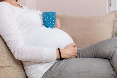 Gravid kvinde symboliserer ammehjerne