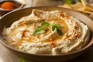 Prøv denne nemme opskrift på hummus med paprika