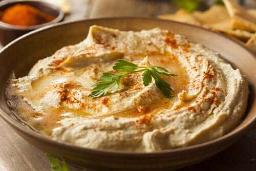 Prøv denne nemme opskrift på hummus med paprika