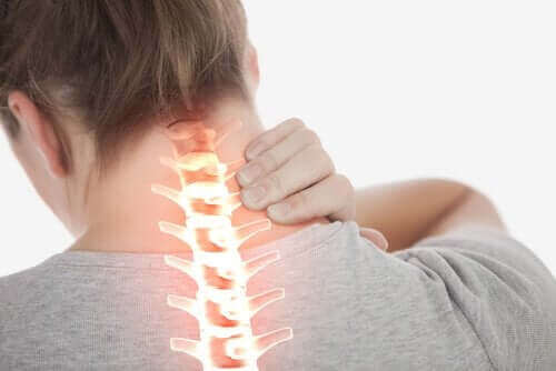 Muskulær torticollis: Symptomer og behandling