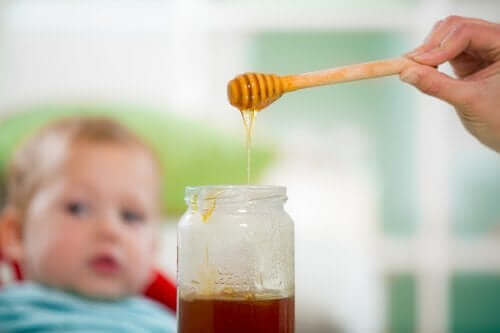 Botulisme: Honning er farligt for babyer