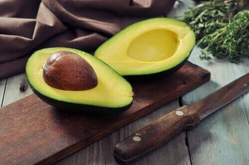 Avocado er godt til at holde højt kolesteroltal væk