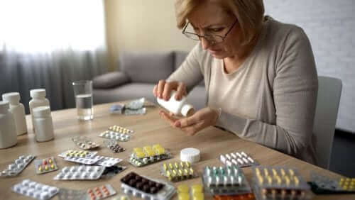 Selvmedicinering og dets sundhedsmæssige risici