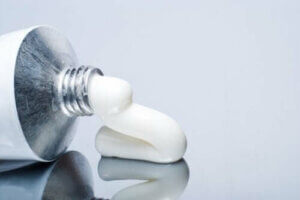 Anvendelse og bivirkninger ved Canesten