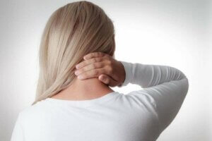 Effektive måder at behandle nakkesmerter på